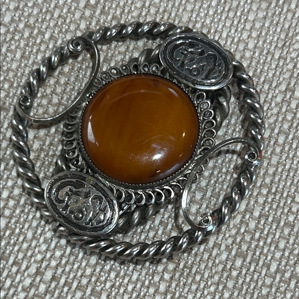 Vintage Silver and carnelian stone Brooch